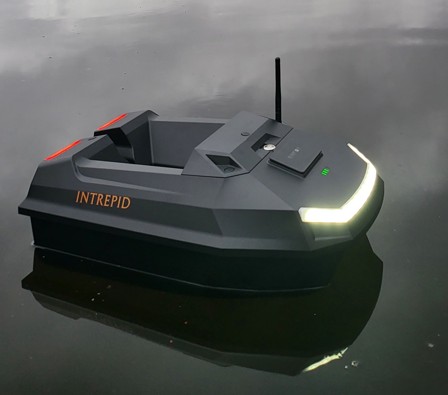 Future Carping - Intrepid Bait Boat – INTREPID BAIT BOAT